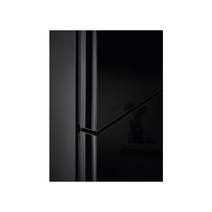 Külmik Electrolux 201 cm 244/94 l 38 dB elektrooniline juhtimine NoForst must klaas uksel_02 - LNT7ME36K2 - 7332543995998